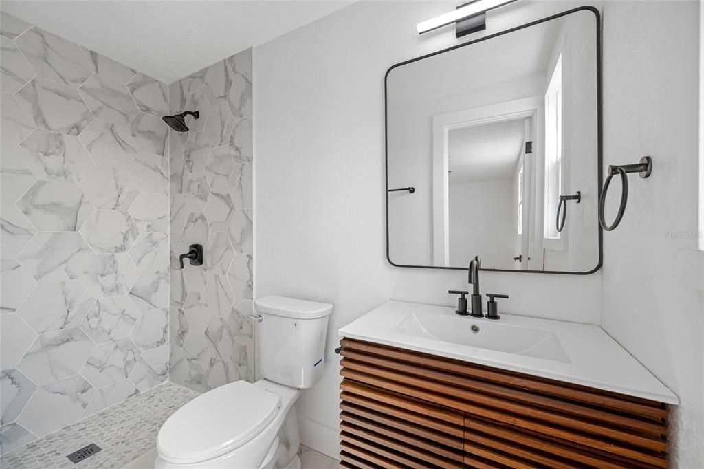 出租: $2,350 (4 贝兹, 2 浴室, 1375 平方英尺)