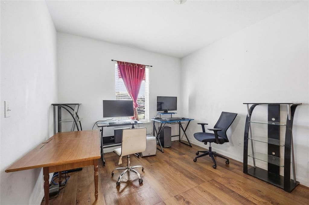 На продажу: $368,000 (4 спален, 2 ванн, 1549 Квадратных фут)