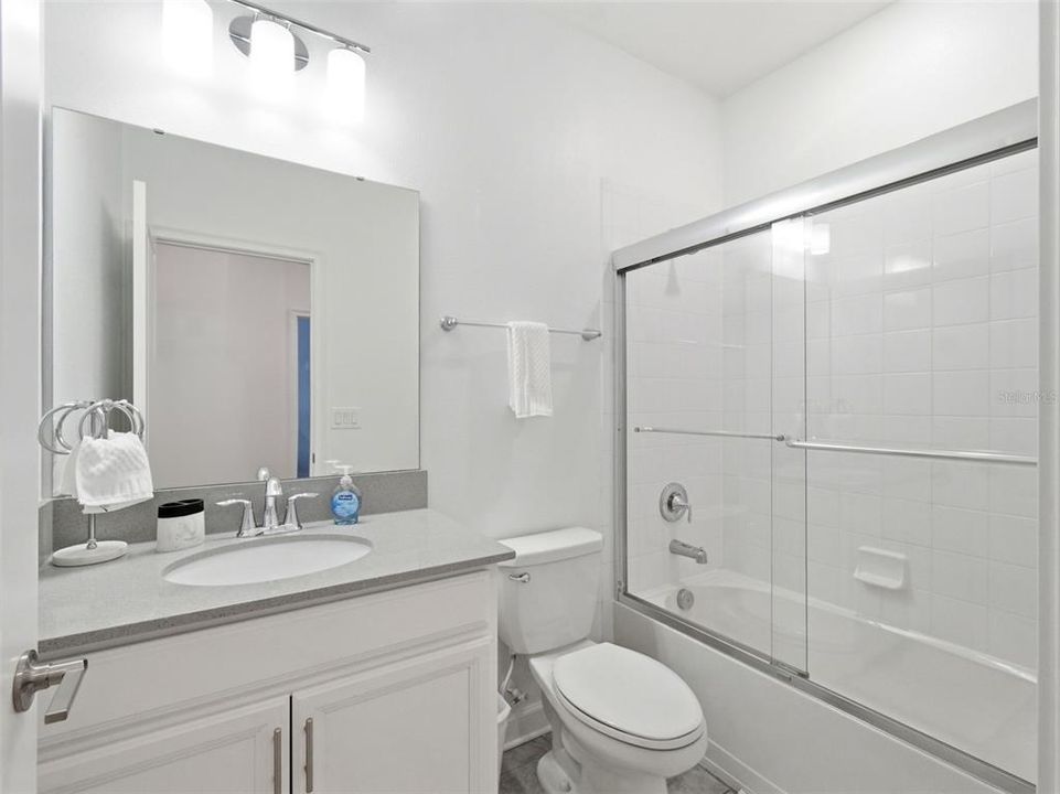 待售: $315,000 (3 贝兹, 2 浴室, 1828 平方英尺)