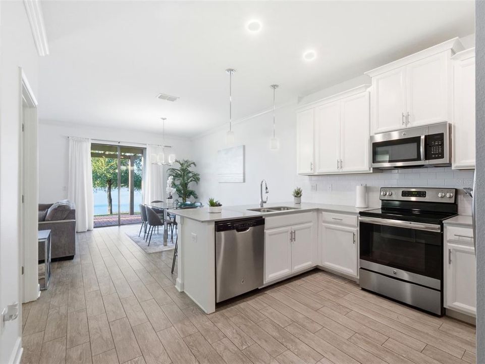 待售: $315,000 (3 贝兹, 2 浴室, 1828 平方英尺)