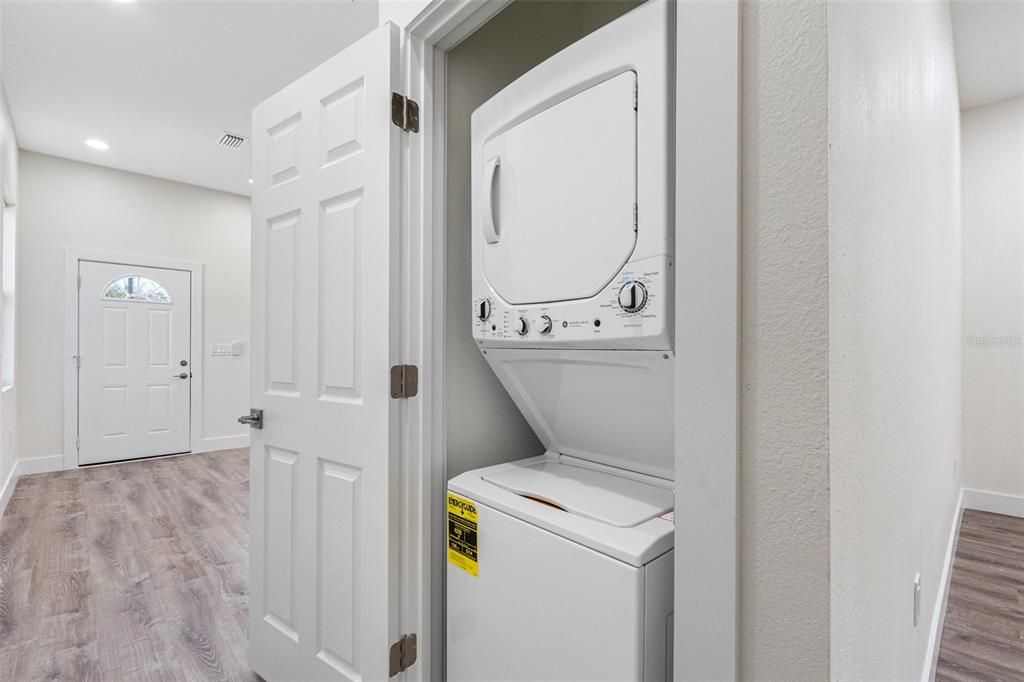 待售: $339,000 (2 贝兹, 2 浴室, 1200 平方英尺)