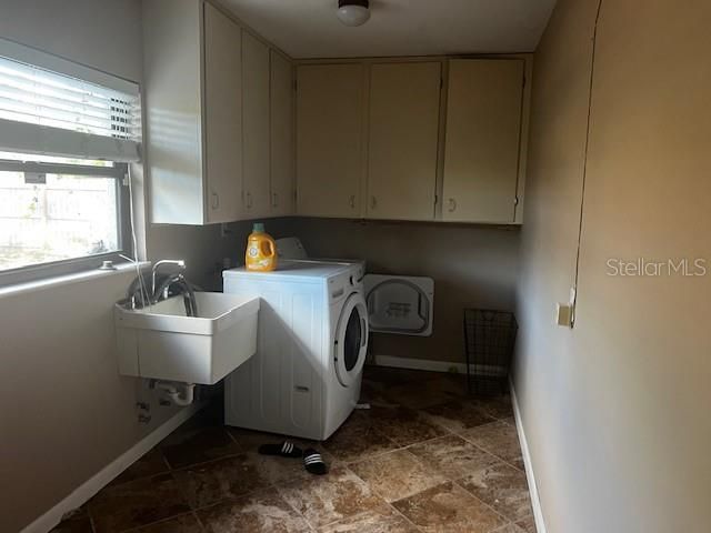 待售: $479,900 (4 贝兹, 3 浴室, 2102 平方英尺)