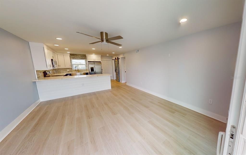 For Rent: $3,250 (2 beds, 2 baths, 864 Square Feet)