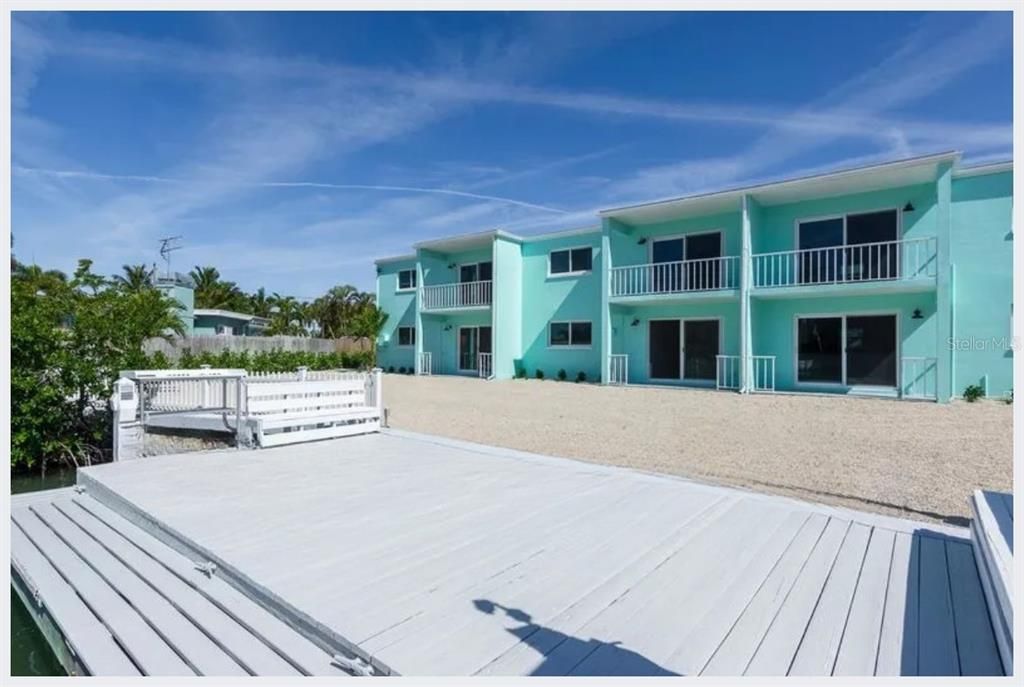 For Rent: $3,250 (2 beds, 2 baths, 864 Square Feet)