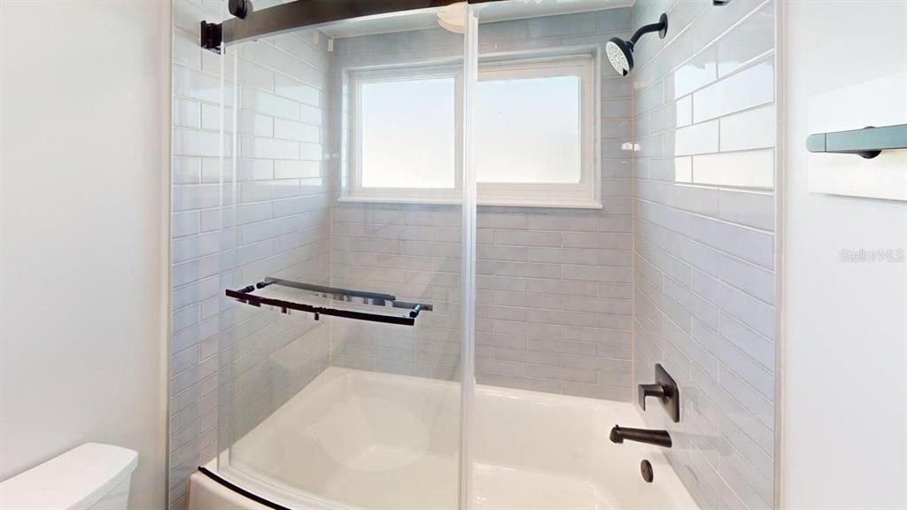 For Rent: $3,250 (2 beds, 2 baths, 864 Square Feet)