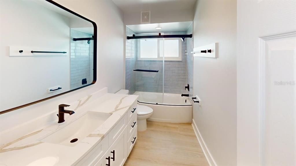 For Rent: $3,250 (2 beds, 2 baths, 864 Square Feet)