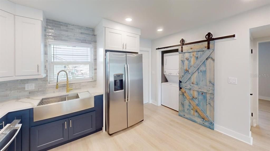 For Rent: $3,250 (2 beds, 2 baths, 864 Square Feet)