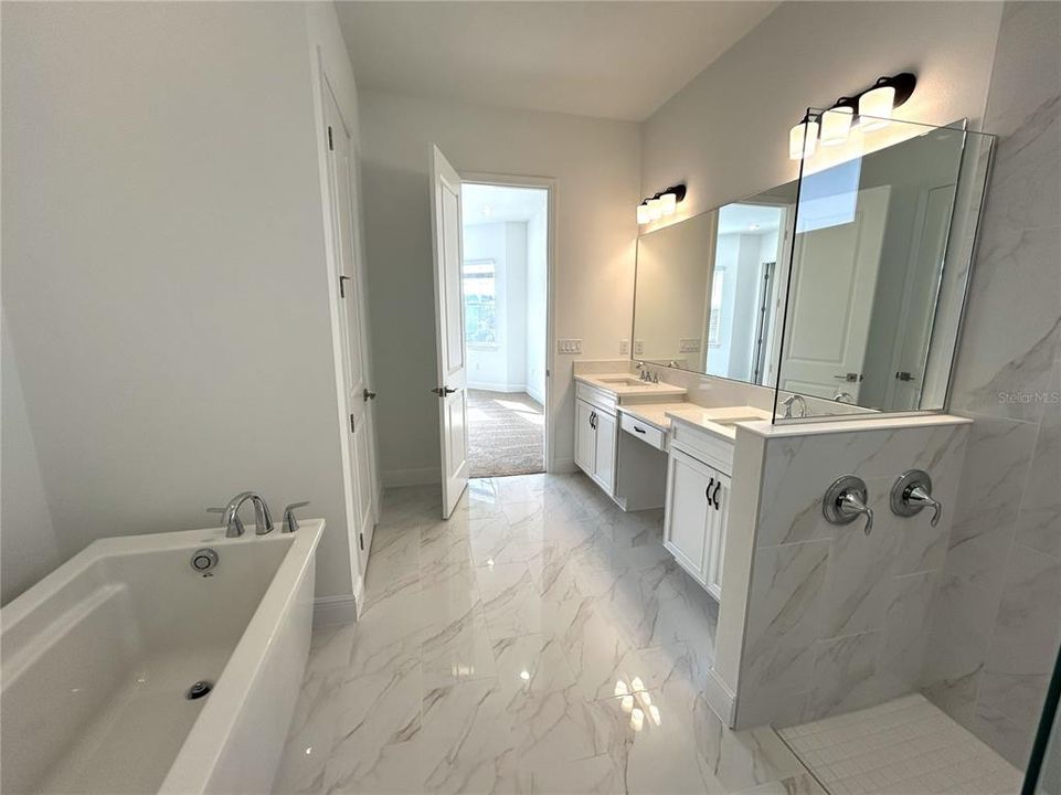 En Renta: $6,590 (5 camas, 3 baños, 3076 Pies cuadrados)