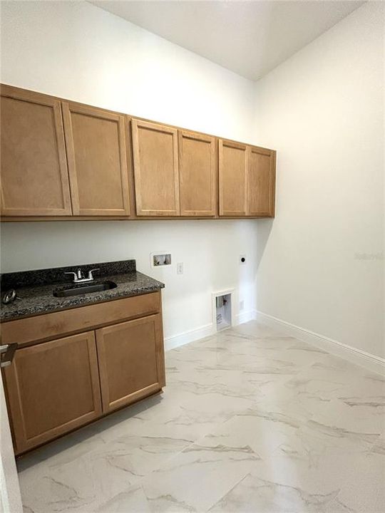 En Renta: $6,590 (5 camas, 3 baños, 3076 Pies cuadrados)