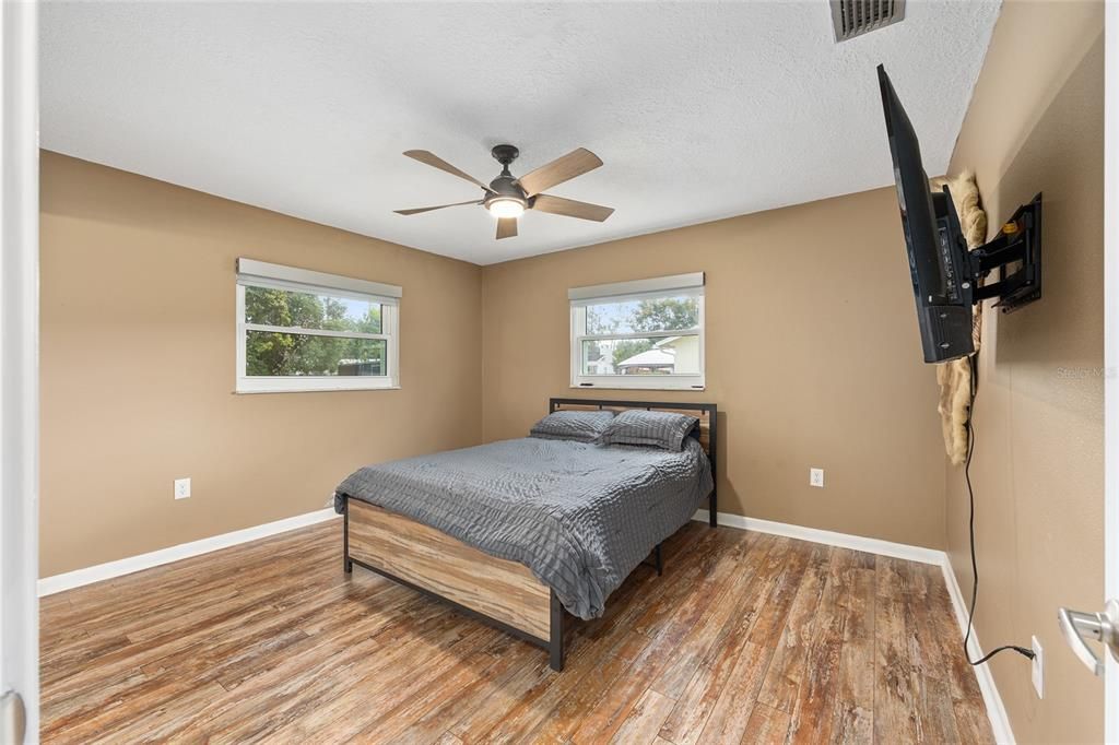 待售: $285,000 (3 贝兹, 2 浴室, 1288 平方英尺)