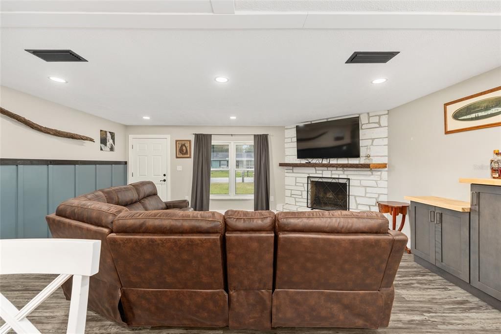 待售: $285,000 (3 贝兹, 2 浴室, 1288 平方英尺)