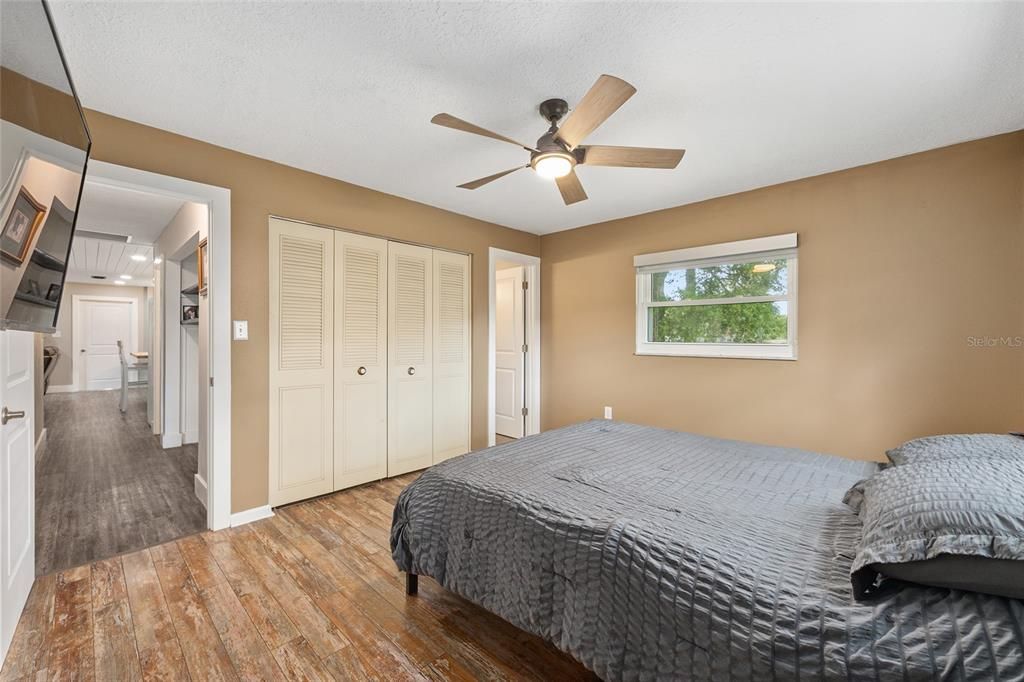 待售: $285,000 (3 贝兹, 2 浴室, 1288 平方英尺)