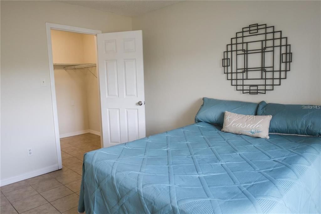 На продажу: $79,000 (2 спален, 1 ванн, 900 Квадратных фут)