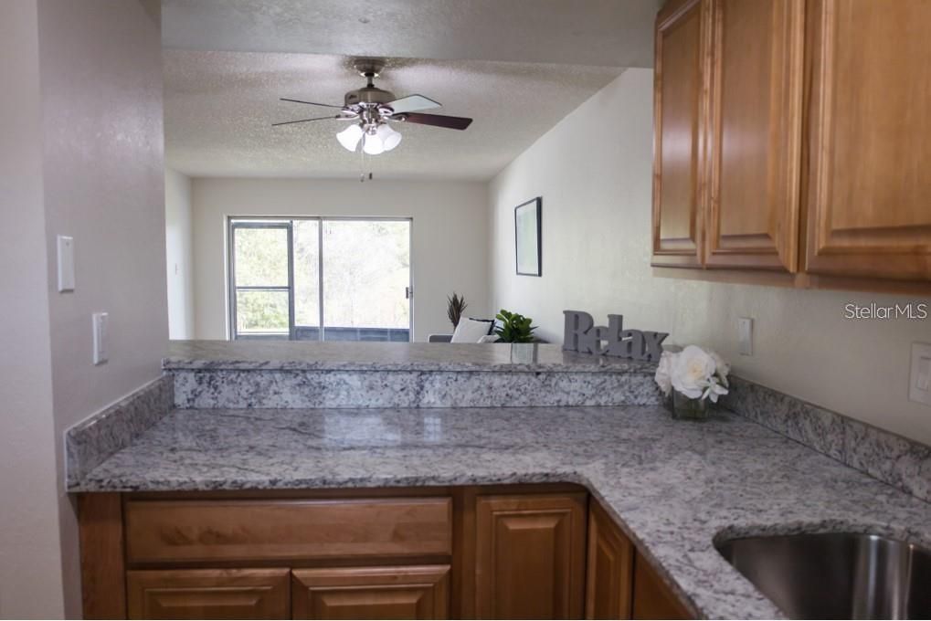 На продажу: $79,000 (2 спален, 1 ванн, 900 Квадратных фут)