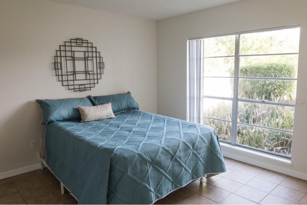 На продажу: $79,000 (2 спален, 1 ванн, 900 Квадратных фут)