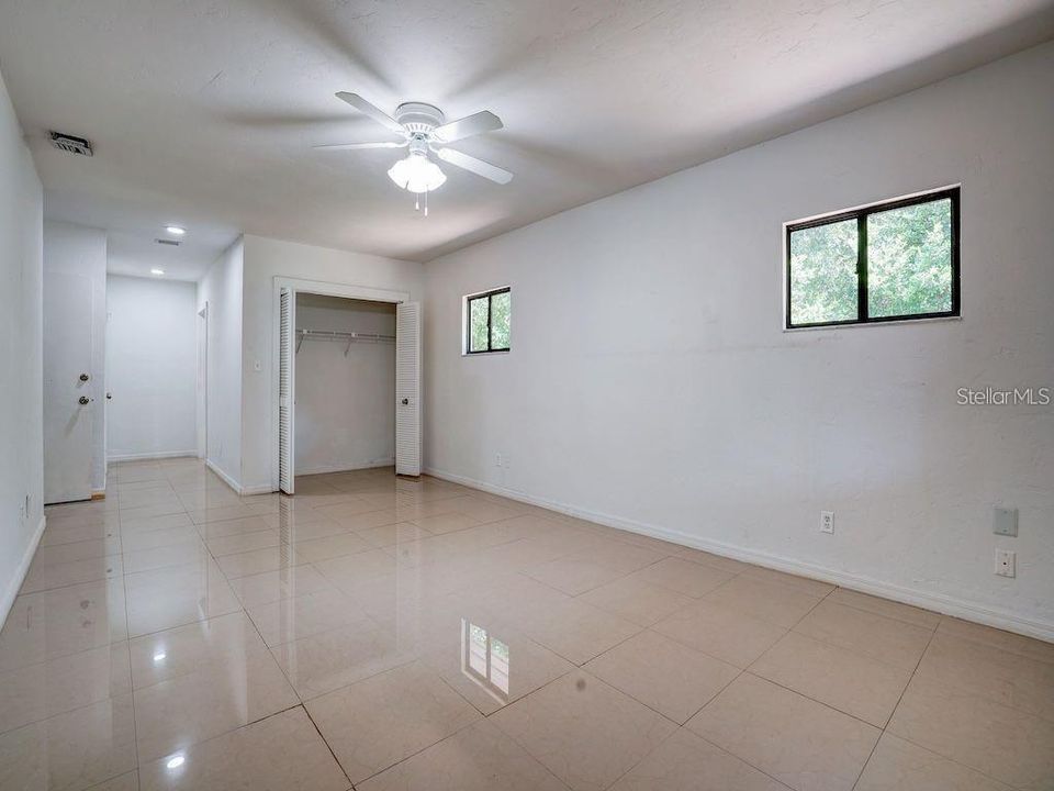 En Venta: $355,000 (3 camas, 2 baños, 2750 Pies cuadrados)