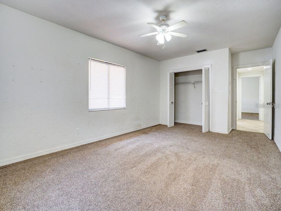 En Venta: $355,000 (3 camas, 2 baños, 2750 Pies cuadrados)