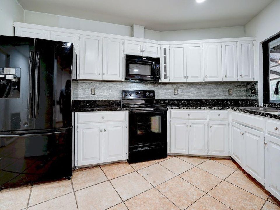 En Venta: $355,000 (3 camas, 2 baños, 2750 Pies cuadrados)