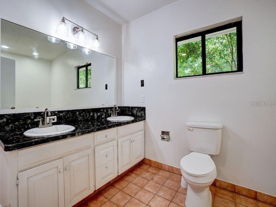 En Venta: $355,000 (3 camas, 2 baños, 2750 Pies cuadrados)