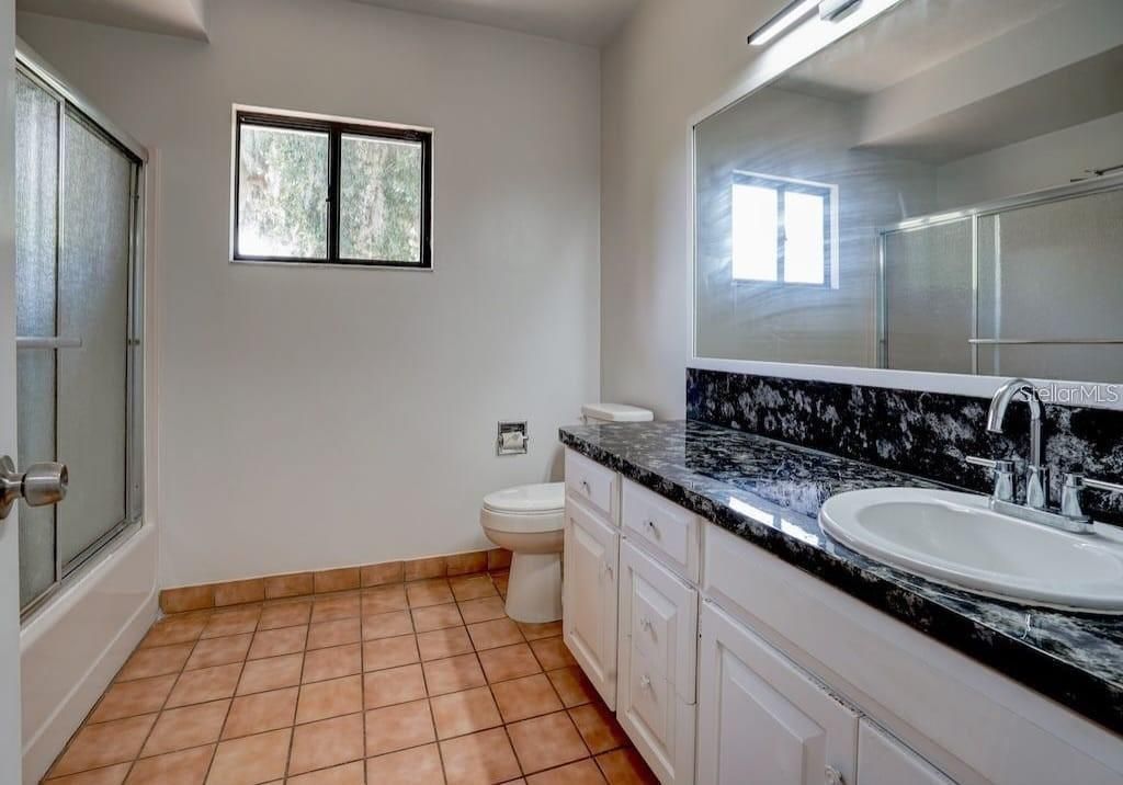 En Venta: $355,000 (3 camas, 2 baños, 2750 Pies cuadrados)