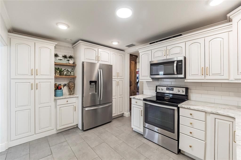 For Sale: $1,300,000 (4 beds, 4 baths, 2540 Square Feet)