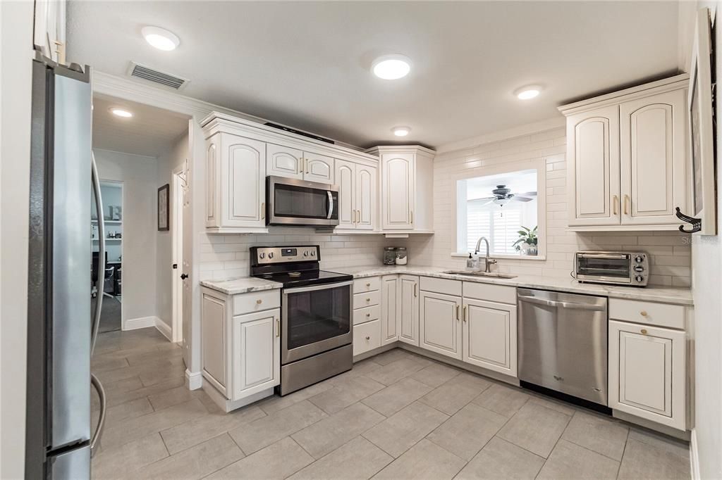 For Sale: $1,300,000 (4 beds, 4 baths, 2540 Square Feet)