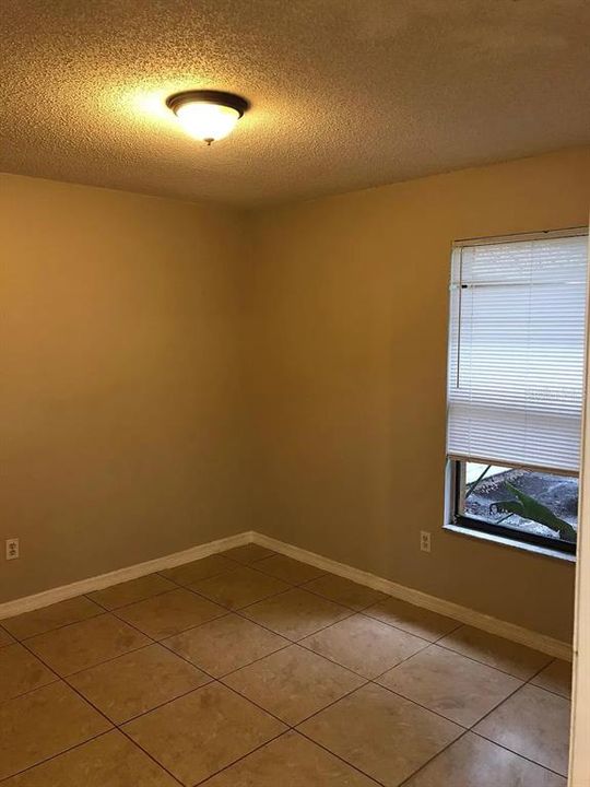 出租: $1,700 (2 贝兹, 1 浴室, 825 平方英尺)