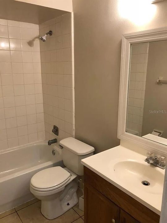 出租: $1,700 (2 贝兹, 1 浴室, 825 平方英尺)