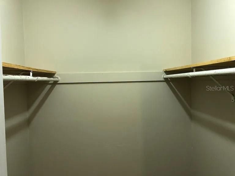 出租: $1,700 (2 贝兹, 1 浴室, 825 平方英尺)