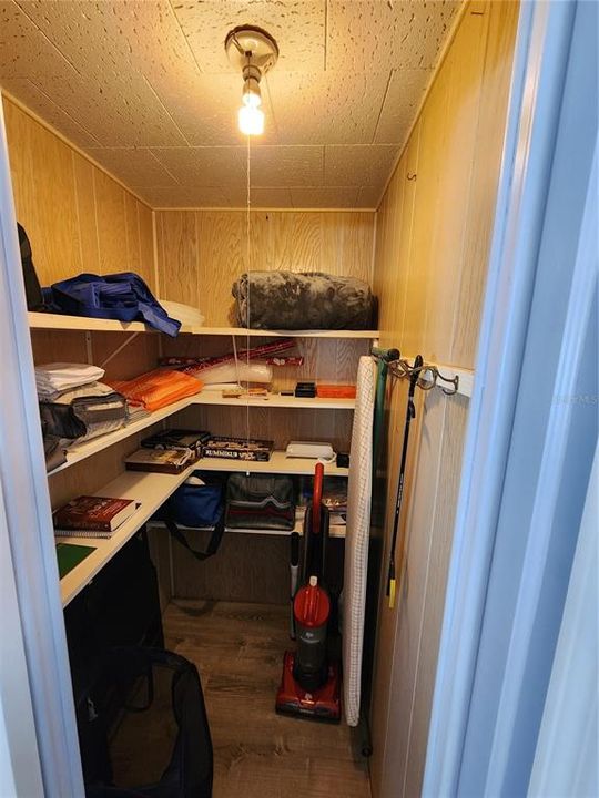 待售: $184,500 (2 贝兹, 2 浴室, 996 平方英尺)