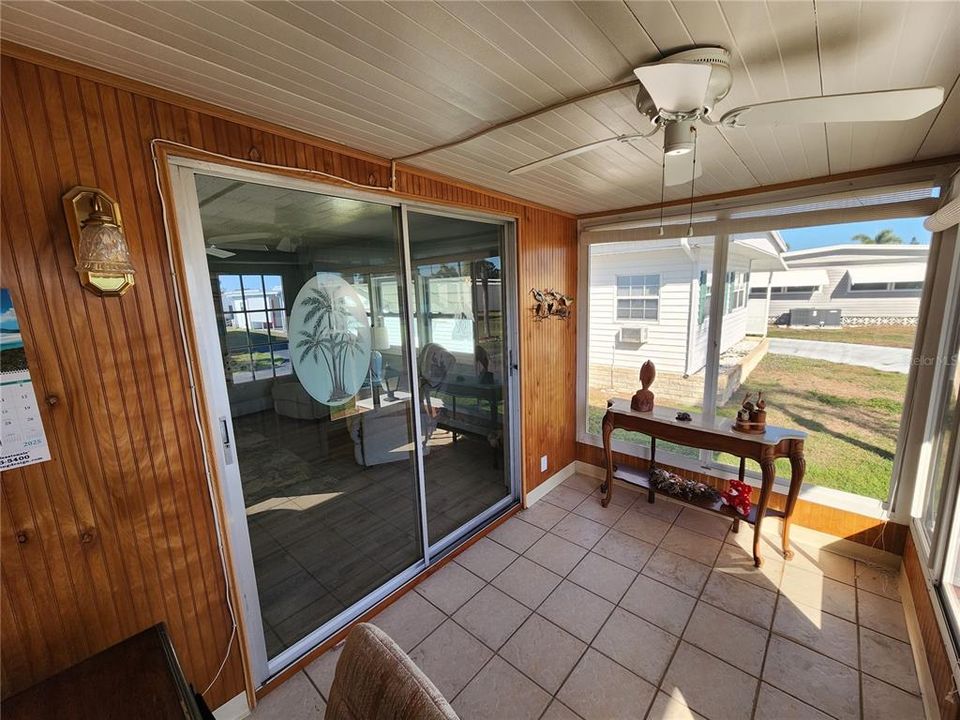 待售: $184,500 (2 贝兹, 2 浴室, 996 平方英尺)