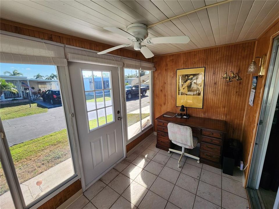 待售: $184,500 (2 贝兹, 2 浴室, 996 平方英尺)