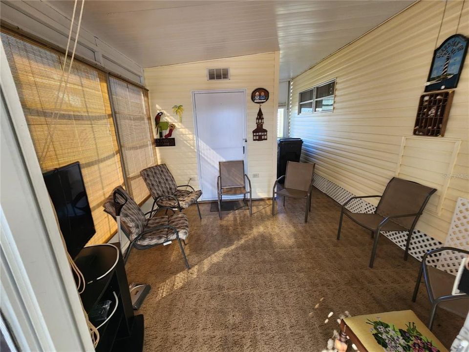 待售: $184,500 (2 贝兹, 2 浴室, 996 平方英尺)