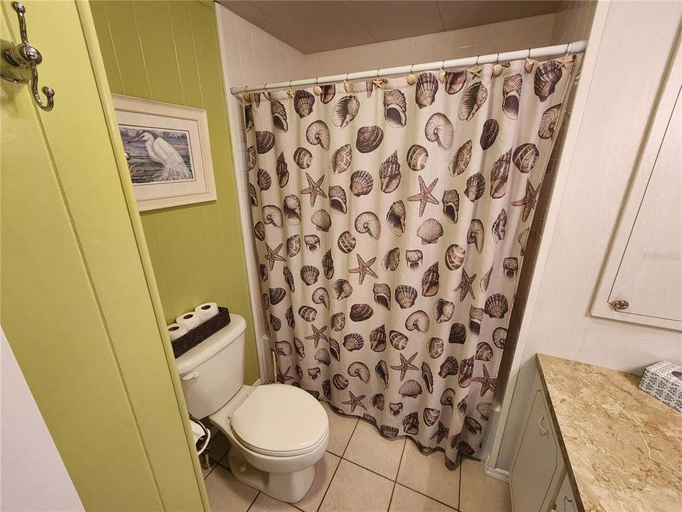 待售: $184,500 (2 贝兹, 2 浴室, 996 平方英尺)