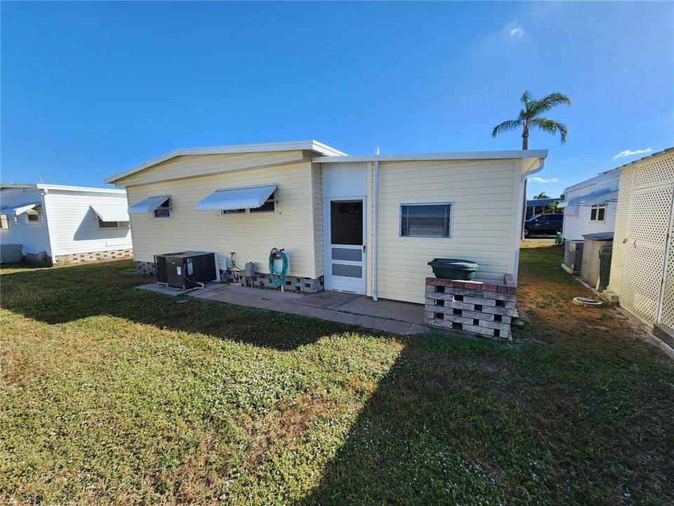 待售: $184,500 (2 贝兹, 2 浴室, 996 平方英尺)