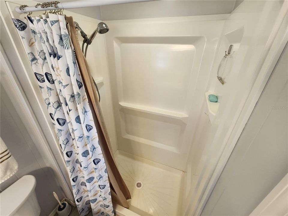 待售: $184,500 (2 贝兹, 2 浴室, 996 平方英尺)