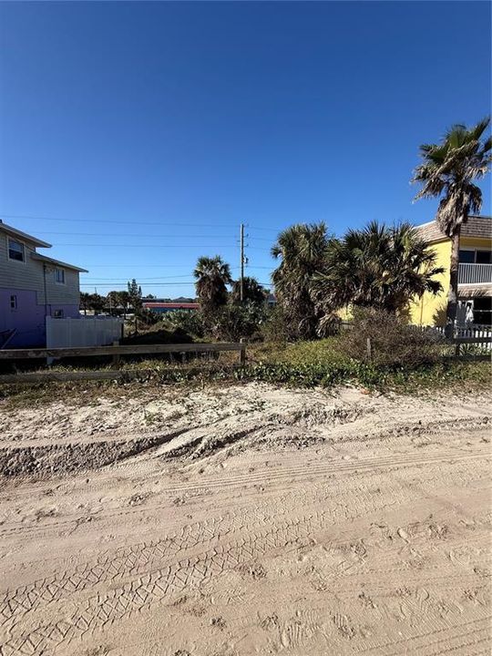 For Sale: $499,000 (0.11 acres)