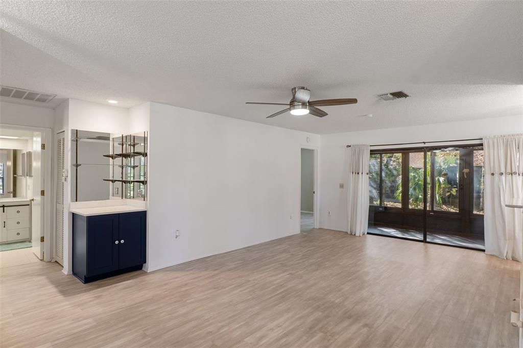 For Sale: $220,000 (2 beds, 2 baths, 1197 Square Feet)