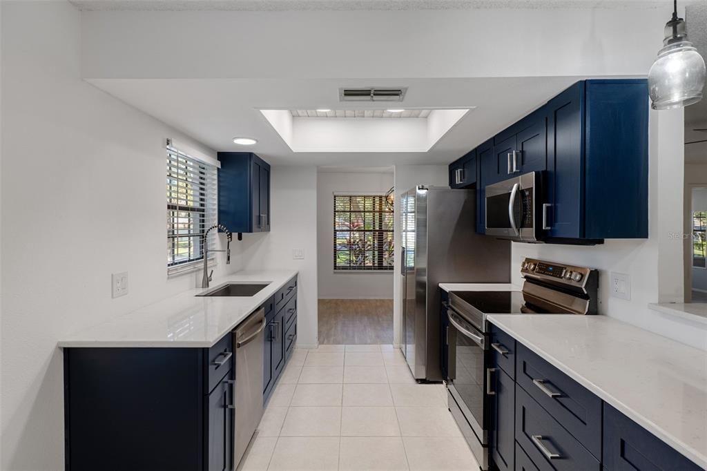 For Sale: $220,000 (2 beds, 2 baths, 1197 Square Feet)