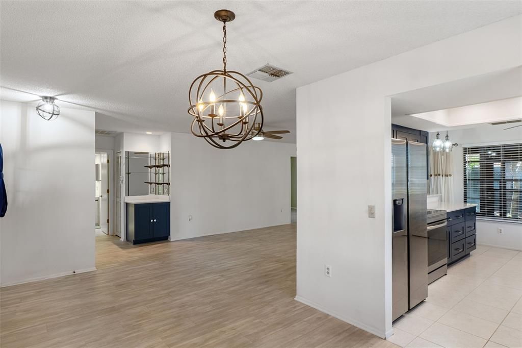 For Sale: $220,000 (2 beds, 2 baths, 1197 Square Feet)