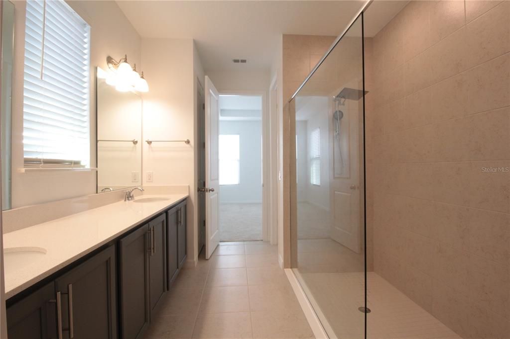 В аренду: $2,700 (3 спален, 2 ванн, 1970 Квадратных фут)