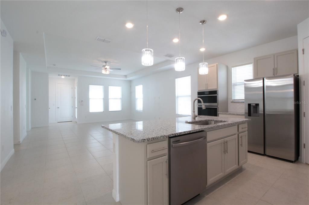 В аренду: $2,700 (3 спален, 2 ванн, 1970 Квадратных фут)