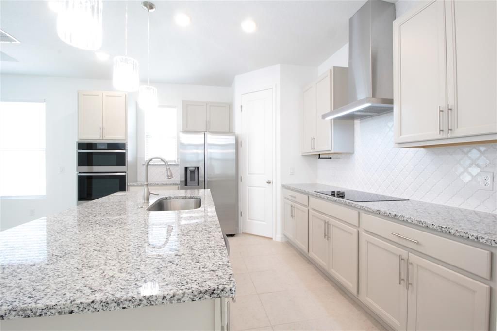 В аренду: $2,700 (3 спален, 2 ванн, 1970 Квадратных фут)