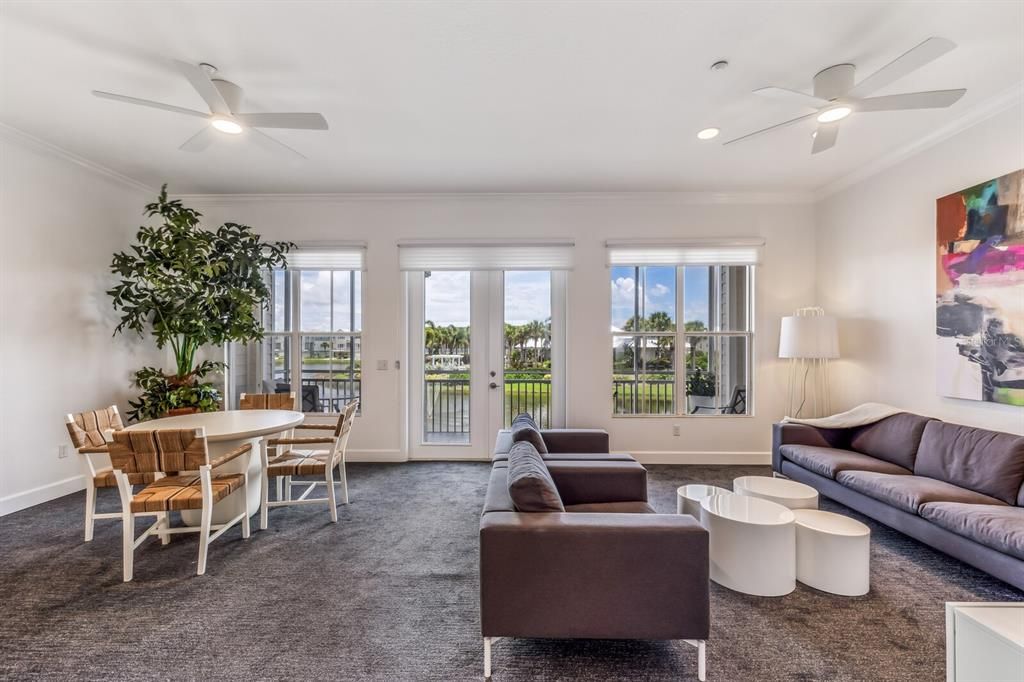 待售: $450,000 (3 贝兹, 3 浴室, 2247 平方英尺)