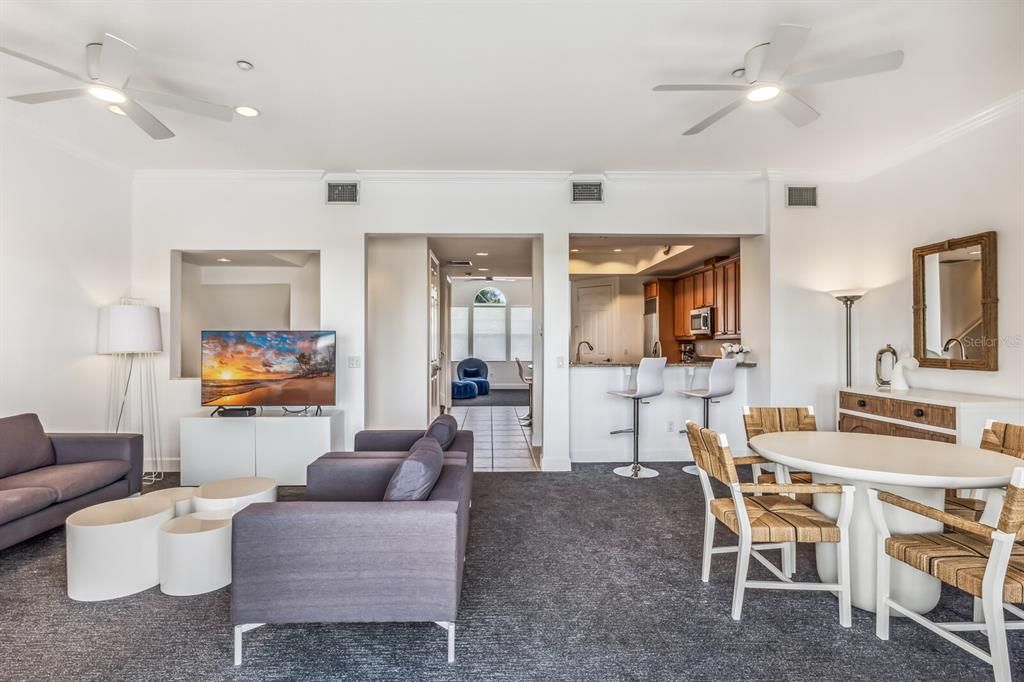 待售: $450,000 (3 贝兹, 3 浴室, 2247 平方英尺)