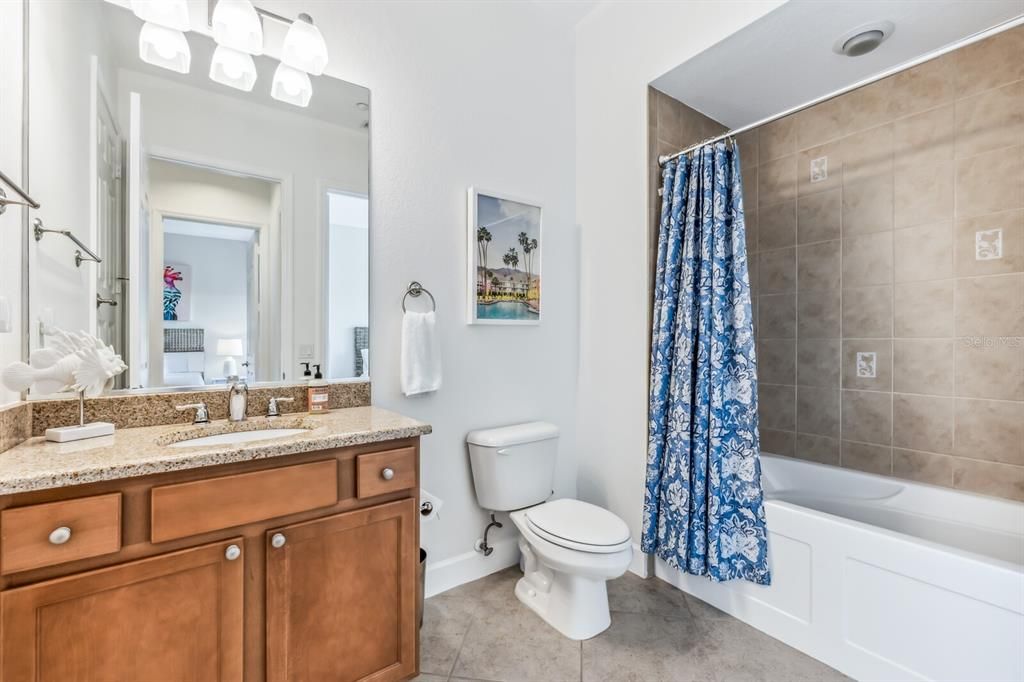 待售: $450,000 (3 贝兹, 3 浴室, 2247 平方英尺)