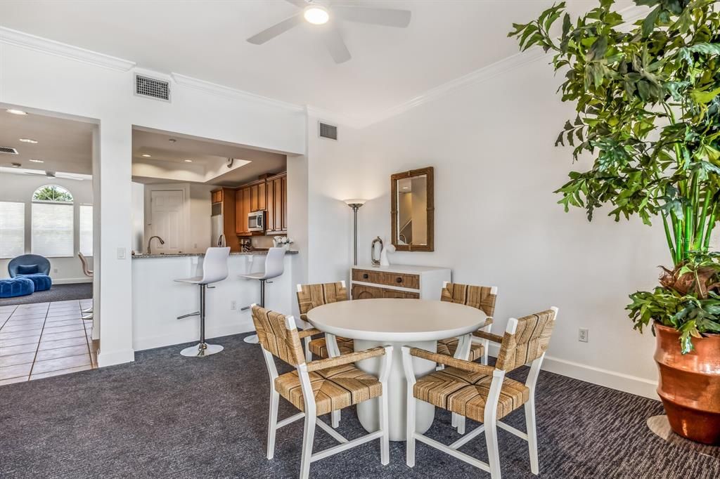 待售: $450,000 (3 贝兹, 3 浴室, 2247 平方英尺)