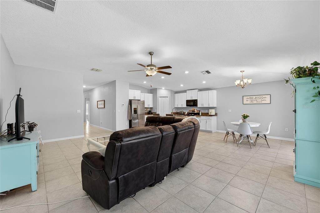 For Sale: $359,000 (4 beds, 2 baths, 1935 Square Feet)