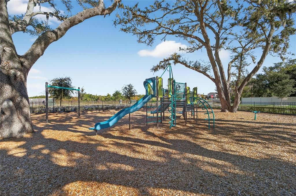 For Sale: $359,000 (4 beds, 2 baths, 1935 Square Feet)