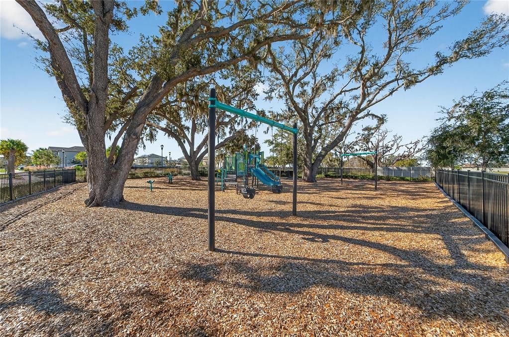 For Sale: $359,000 (4 beds, 2 baths, 1935 Square Feet)